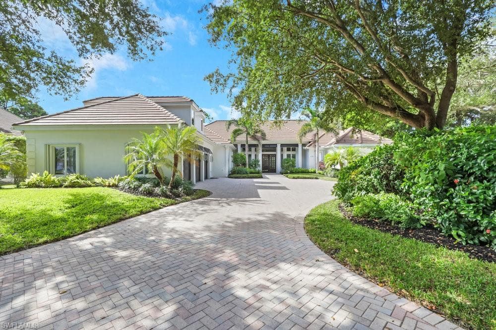 678 Katemore Ln, Naples, FL 34108-2
