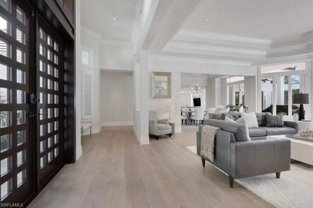 678 Katemore Ln, Naples, FL 34108-3