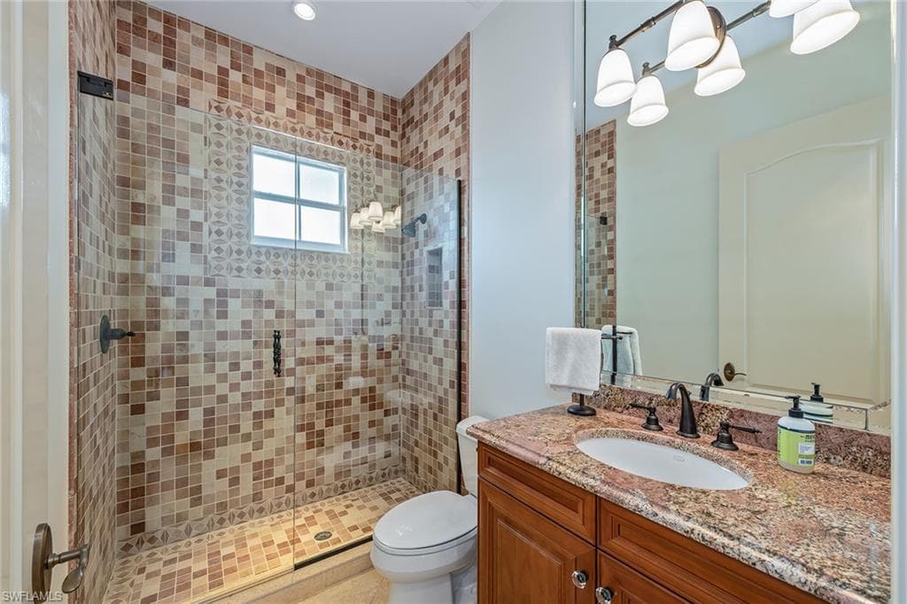 537 Avellino Isles Cir 201, Naples, FL 34119-19