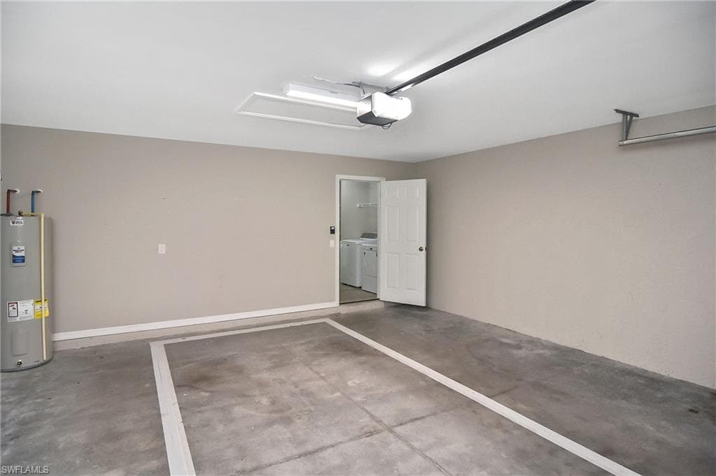 902 Lytle St E, Lehigh Acres, FL 33974-8