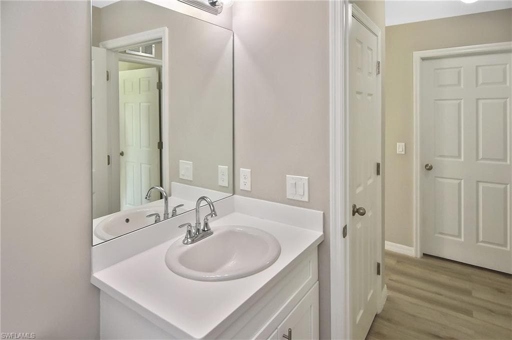 902 Lytle St E, Lehigh Acres, FL 33974-14