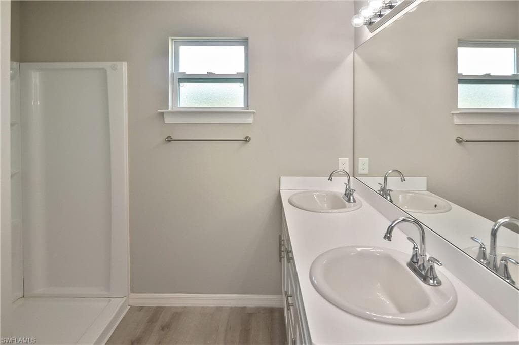 902 Lytle St E, Lehigh Acres, FL 33974-20