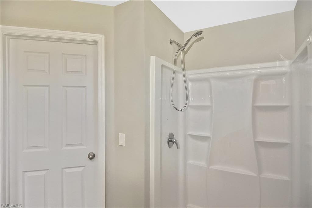 902 Lytle St E, Lehigh Acres, FL 33974-21