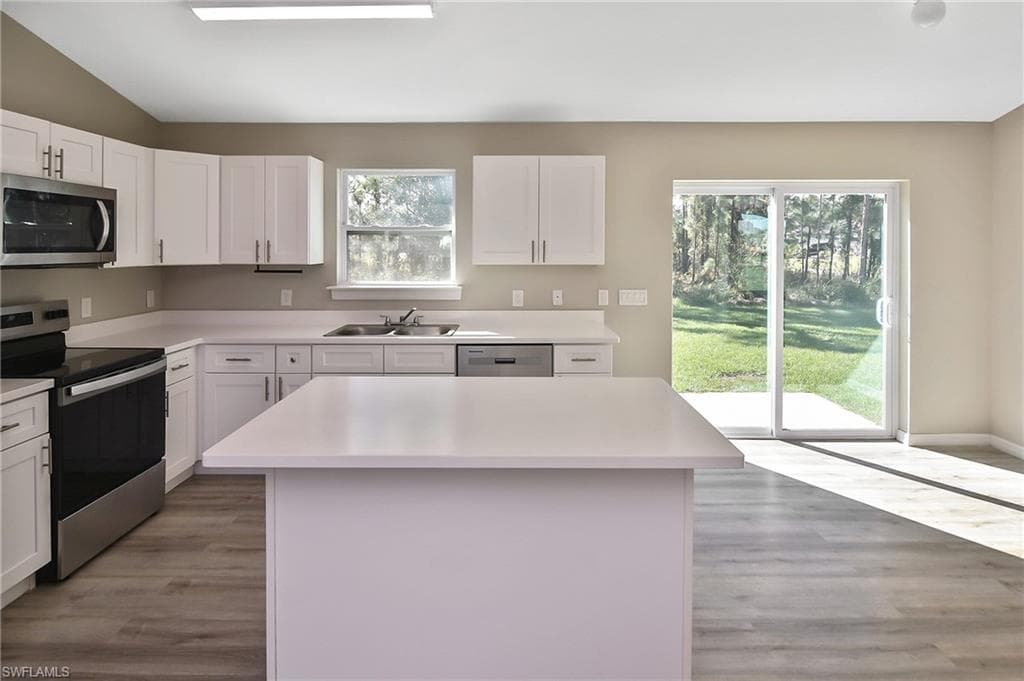 902 Lytle St E, Lehigh Acres, FL 33974-28