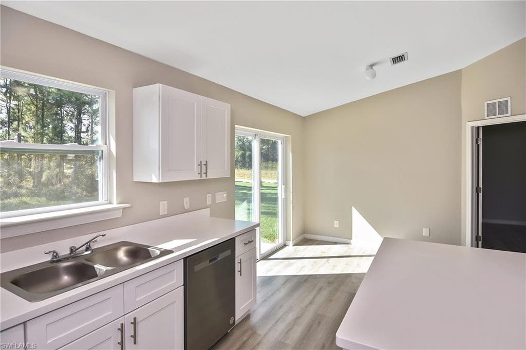 902 Lytle St E, Lehigh Acres, FL 33974-31