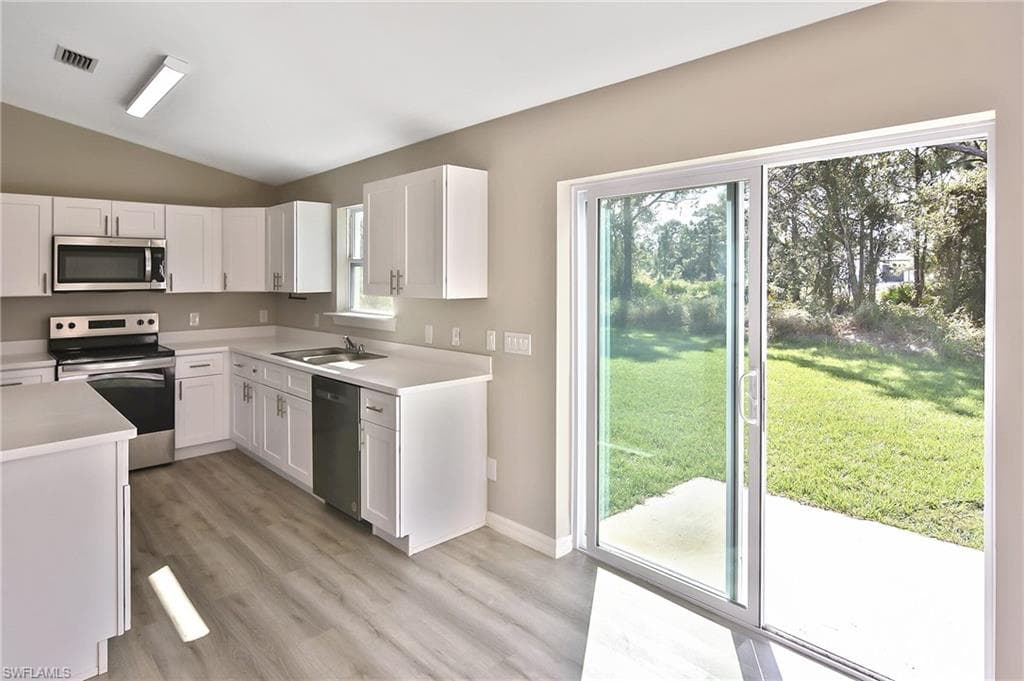 902 Lytle St E, Lehigh Acres, FL 33974-32