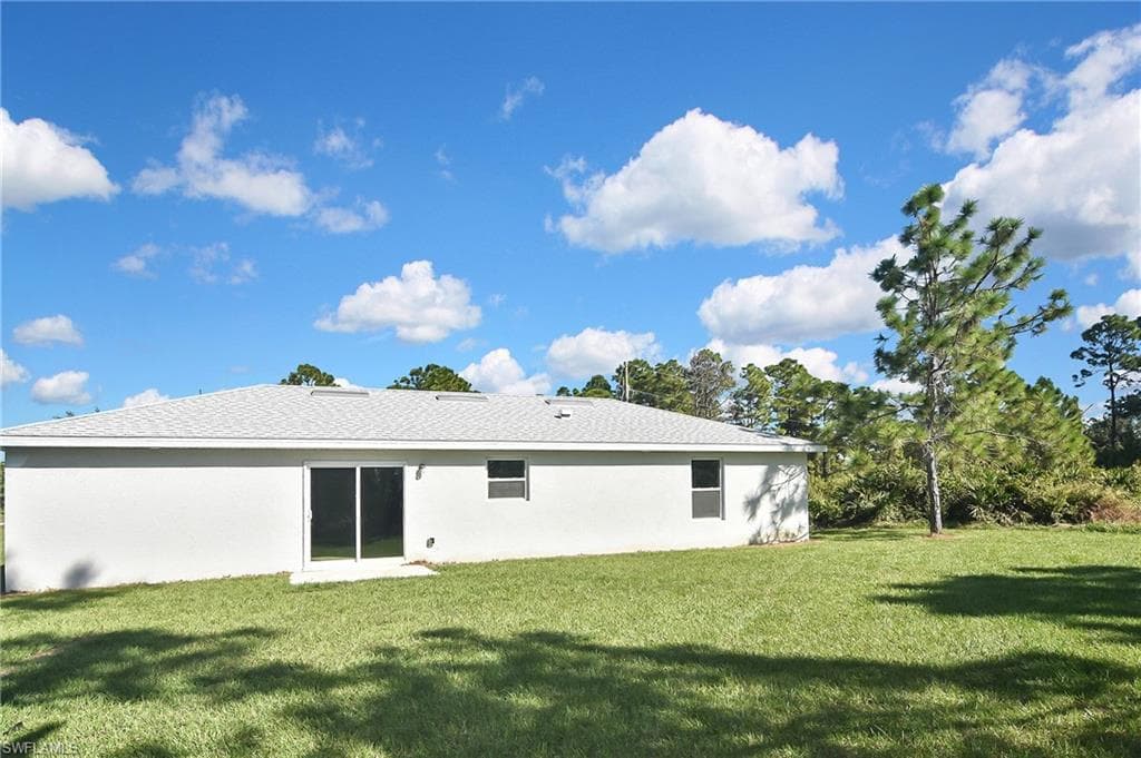 902 Lytle St E, Lehigh Acres, FL 33974-37