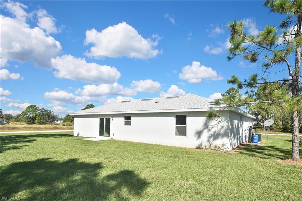 902 Lytle St E, Lehigh Acres, FL 33974-38