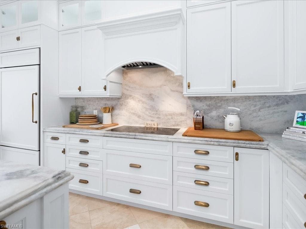 9009 Terranova Dr, Naples, FL 34109-22