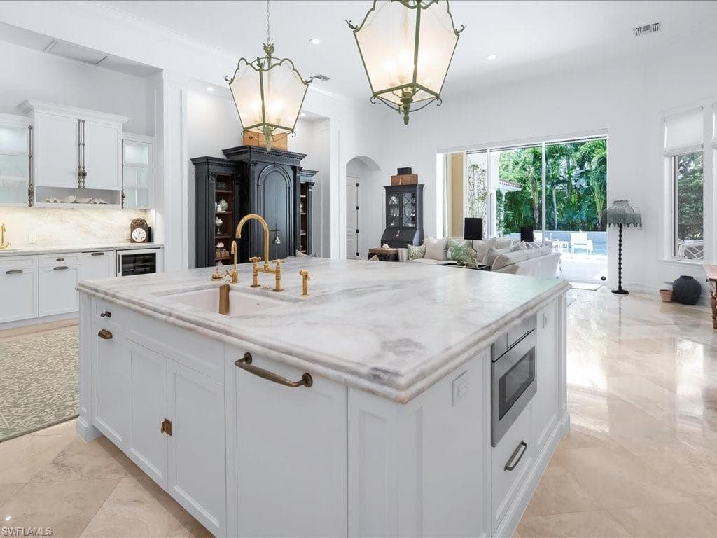 9009 Terranova Dr, Naples, FL 34109-23