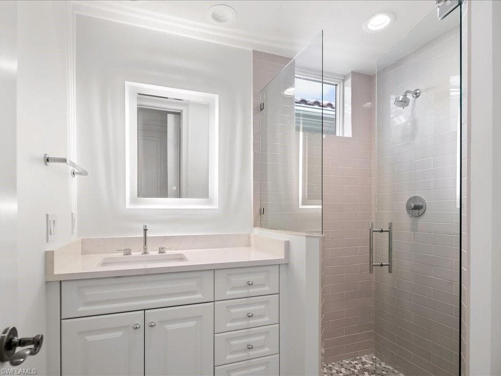 9009 Terranova Dr, Naples, FL 34109-35