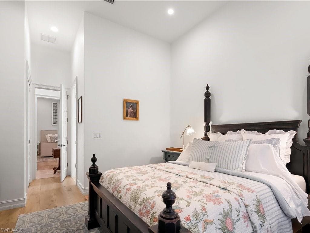 9009 Terranova Dr, Naples, FL 34109-37