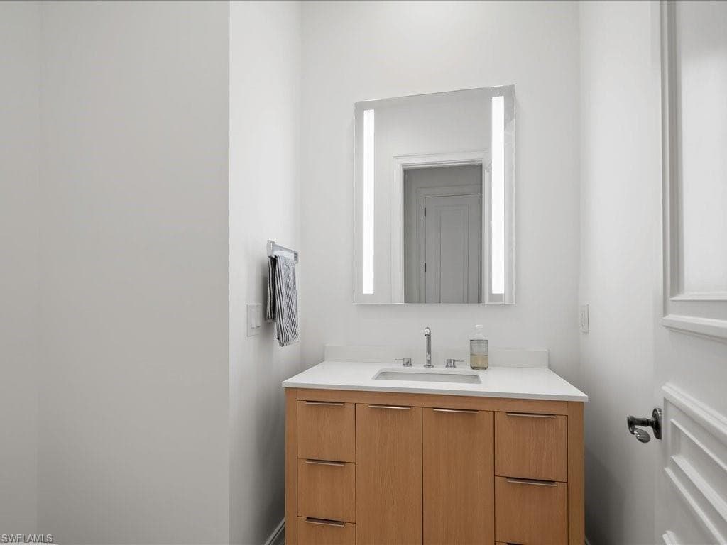 9009 Terranova Dr, Naples, FL 34109-39