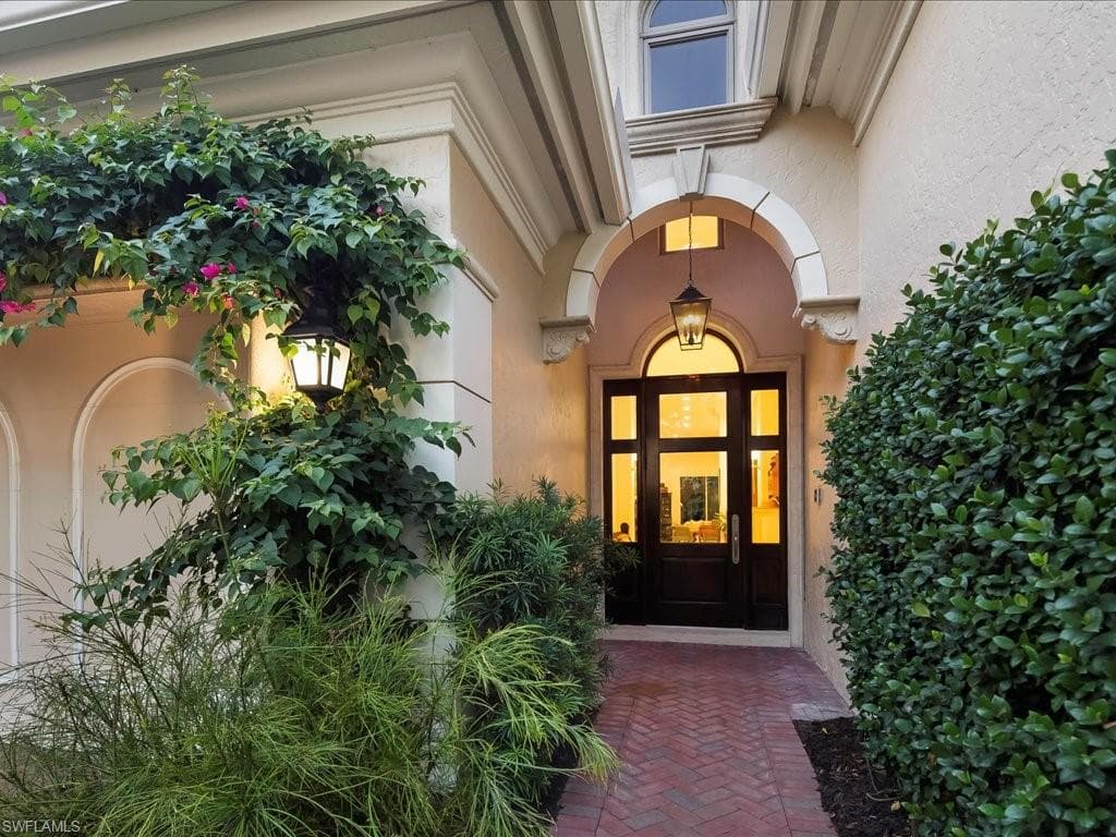 9009 Terranova Dr, Naples, FL 34109-4