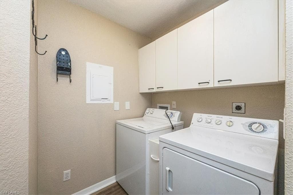 940 Woodshire Ln M1, Naples, FL 34105-25