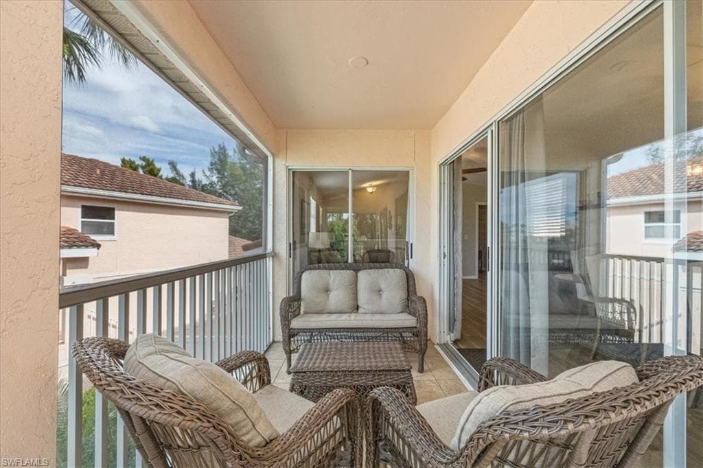 940 Woodshire Ln M1, Naples, FL 34105-28