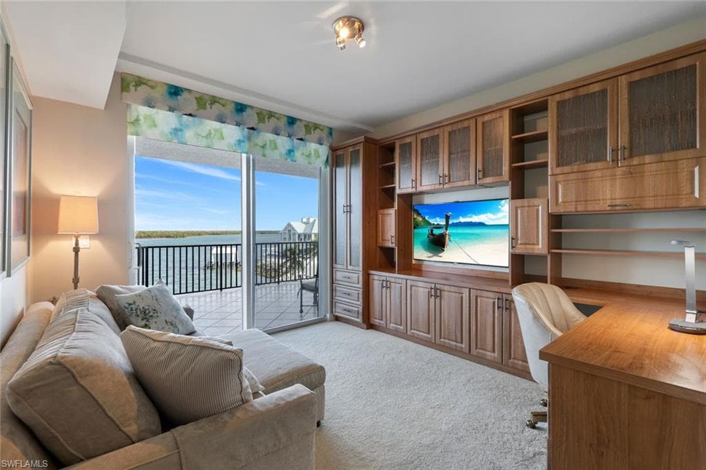 700 La Peninsula Blvd 305, Naples, FL 34113-26