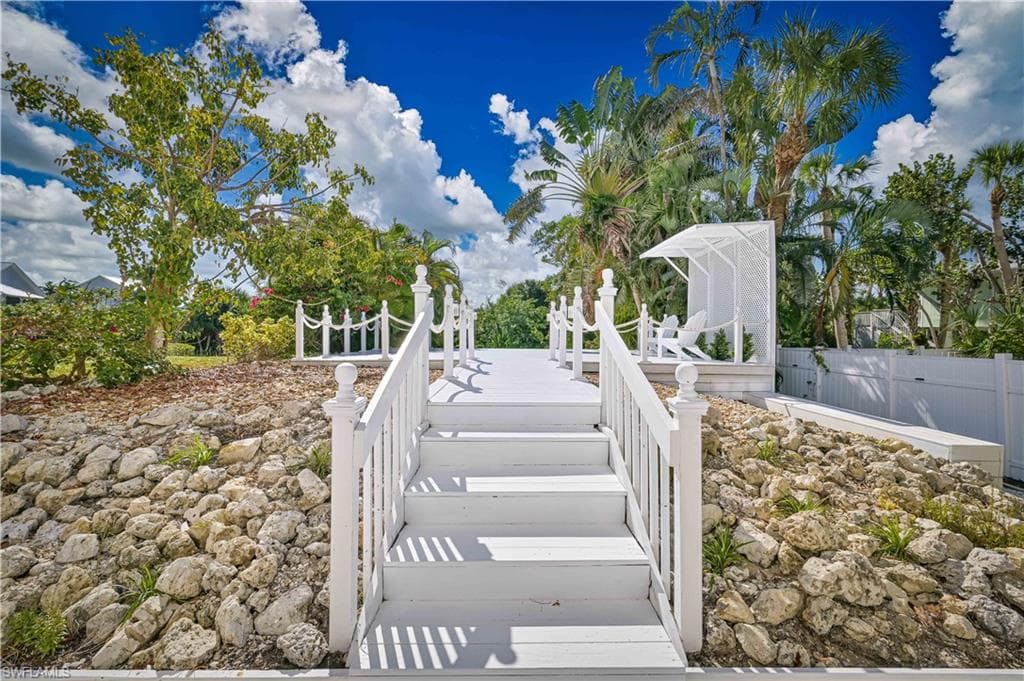 16763 Seagull Bay Ct, Bokeelia, FL 33922-7