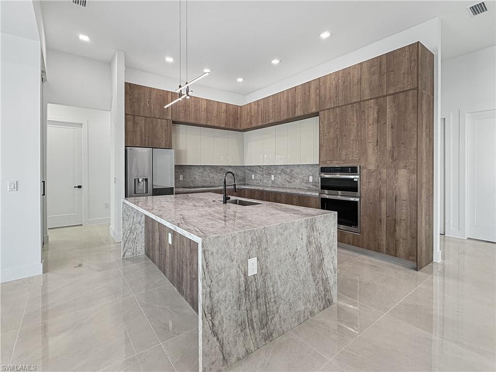 5405 25th Ct, Cape Coral, FL 33914-8