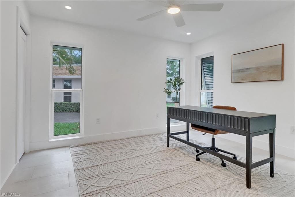 272 Yorkshire Ct 11, Naples, FL 34112-21