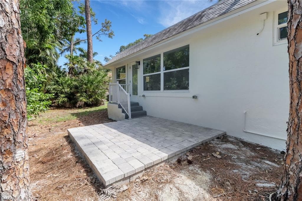 272 Yorkshire Ct 11, Naples, FL 34112-31