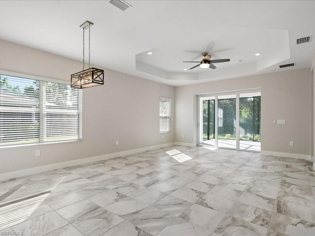 2385 Ariane Dr, Naples, FL 34112-9