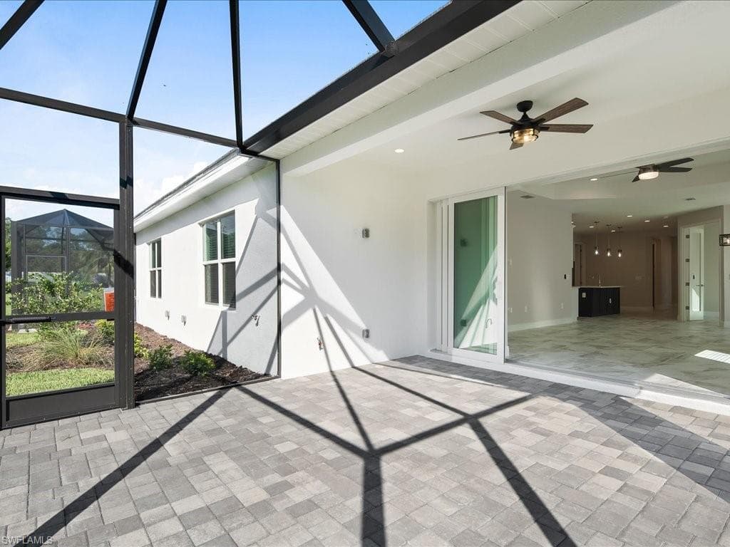2385 Ariane Dr, Naples, FL 34112-15