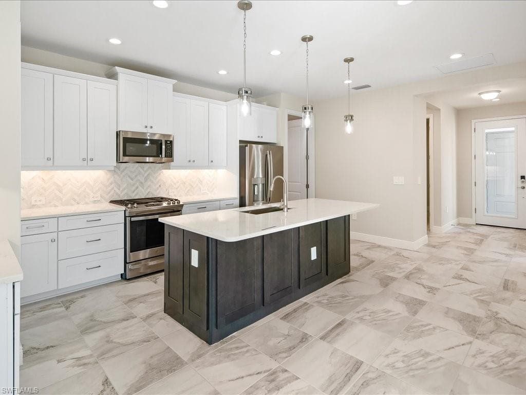 2385 Ariane Dr, Naples, FL 34112-20