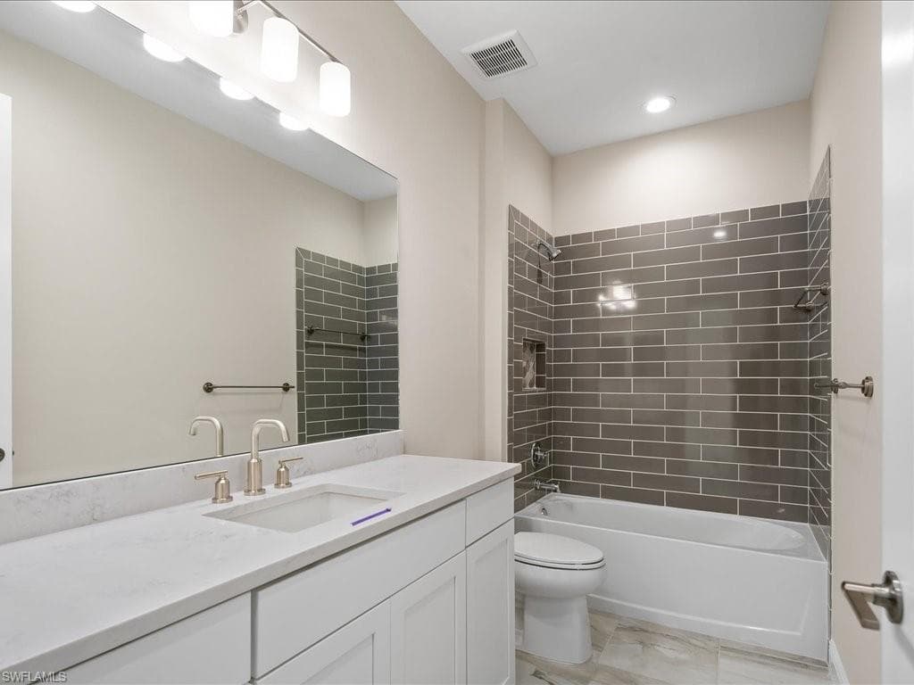 2385 Ariane Dr, Naples, FL 34112-33