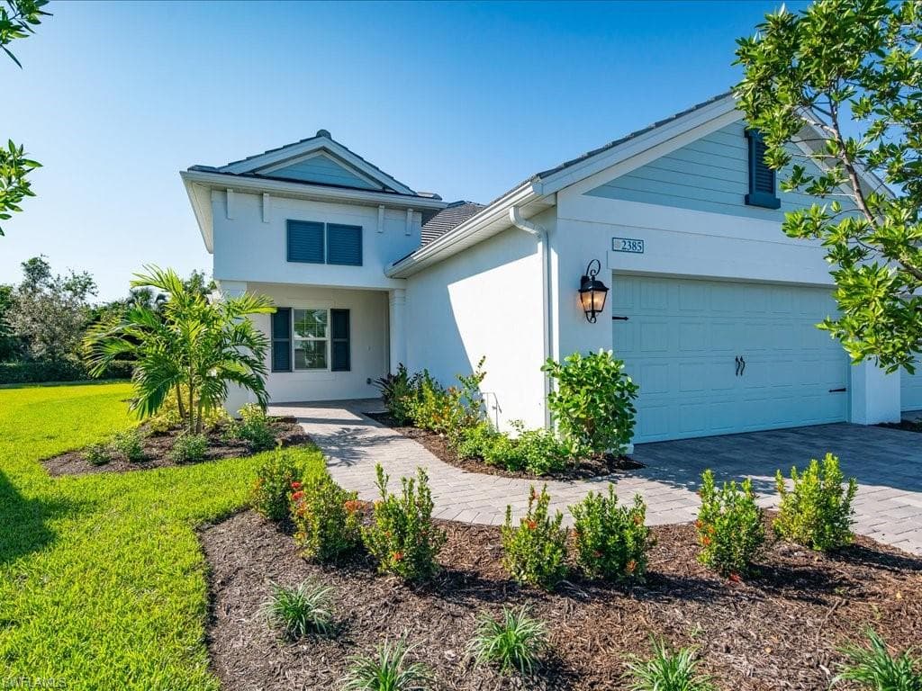 2385 Ariane Dr, Naples, FL 34112-2