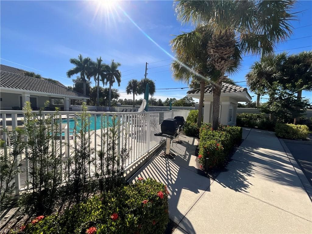 16211 Ravina Way 18, Naples, FL 34110-28