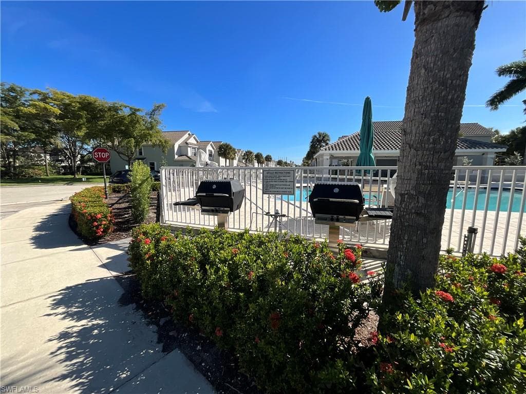 16211 Ravina Way 18, Naples, FL 34110-29