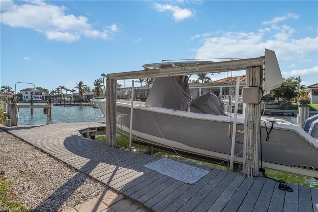 436 Driftwood Ct, Marco Island, FL 34145-32