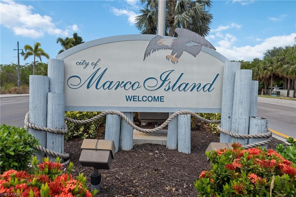 436 Driftwood Ct, Marco Island, FL 34145-44
