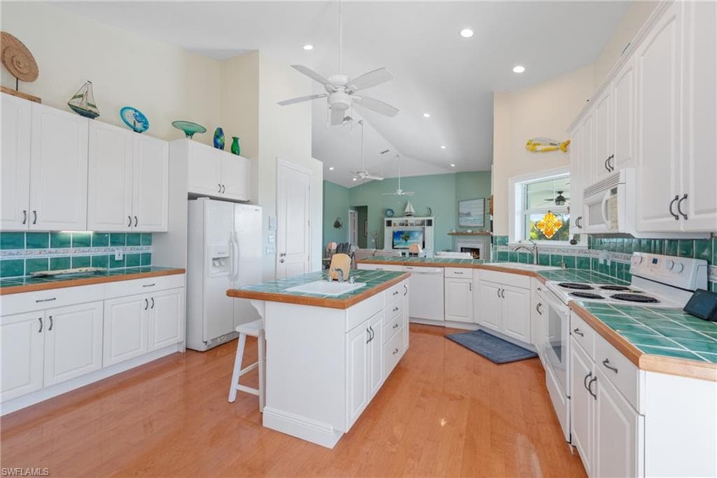 436 Driftwood Ct, Marco Island, FL 34145-7