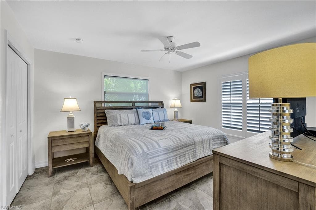 655 8th Ave S 6, Naples, FL 34102-12