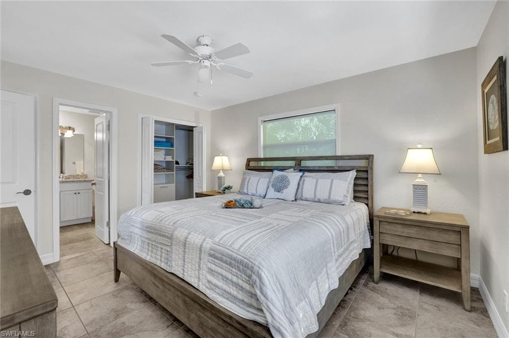 655 8th Ave S 6, Naples, FL 34102-13