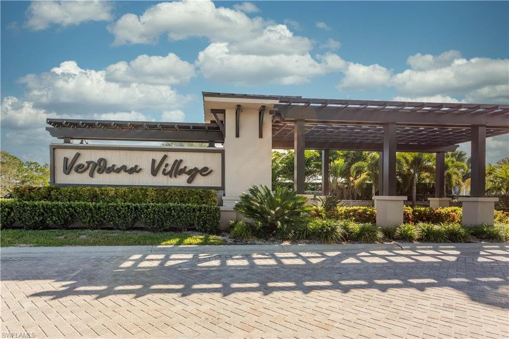 18293 Ridgeline Dr, Estero, FL 33928-35