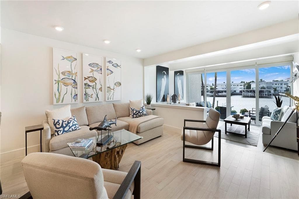 800 River Point Dr 209, Naples, FL 34102-14