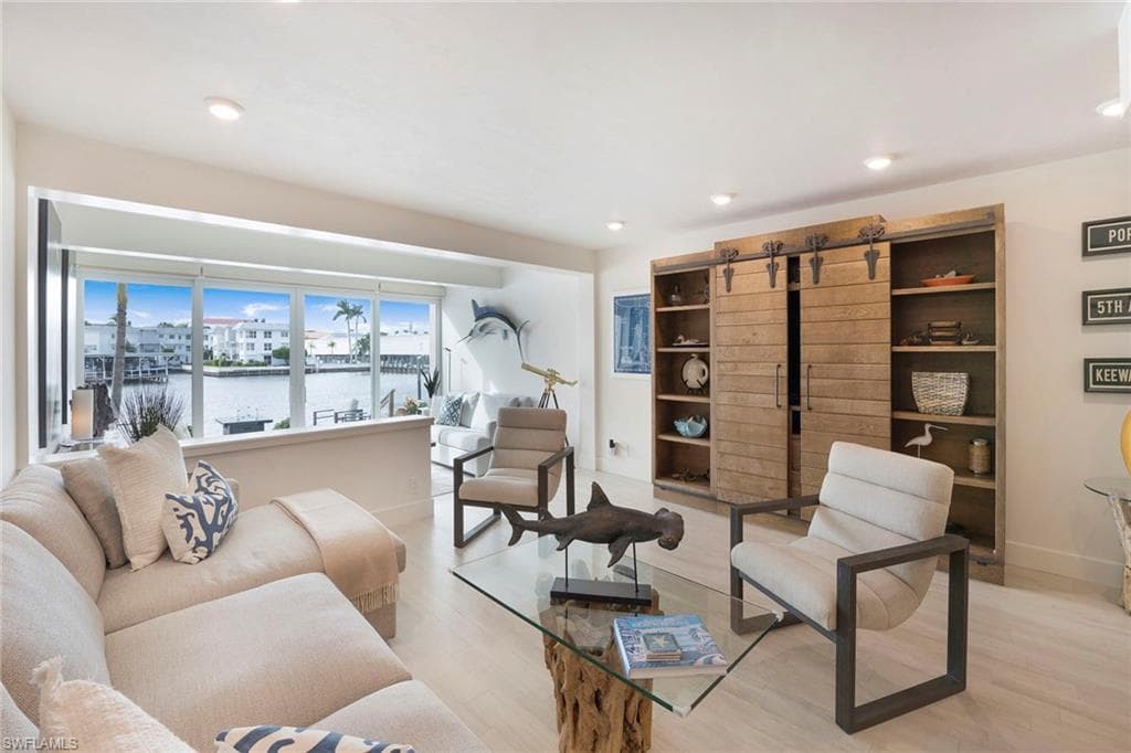 800 River Point Dr 209, Naples, FL 34102-16