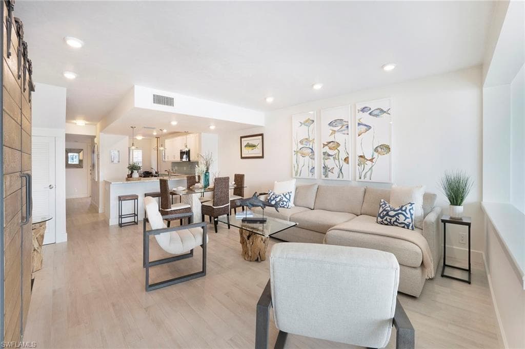 800 River Point Dr 209, Naples, FL 34102-17