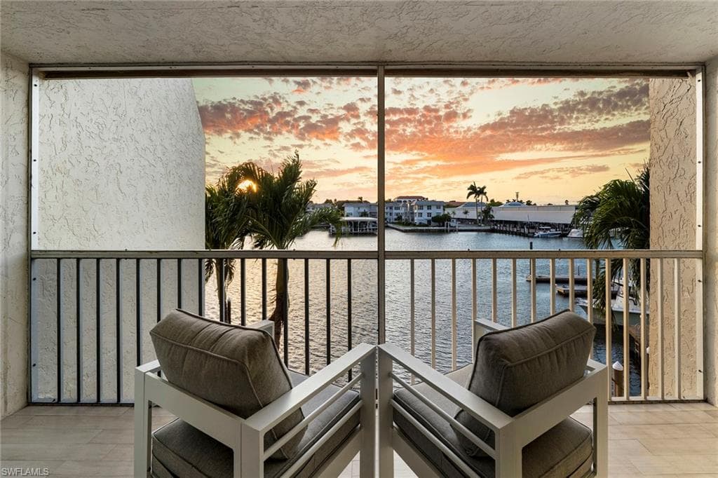 800 River Point Dr 209, Naples, FL 34102-24