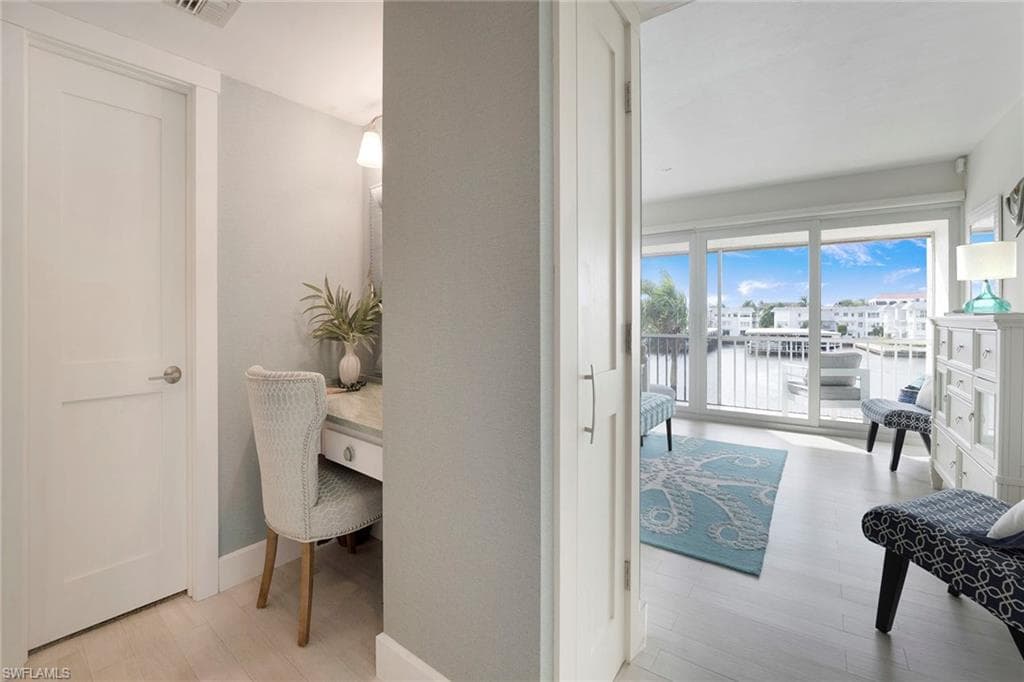 800 River Point Dr 209, Naples, FL 34102-25