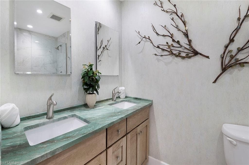 800 River Point Dr 209, Naples, FL 34102-26