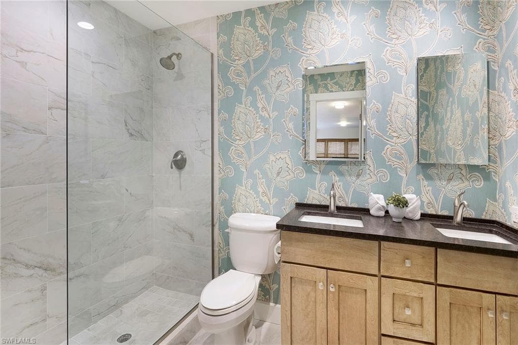 800 River Point Dr 209, Naples, FL 34102-31