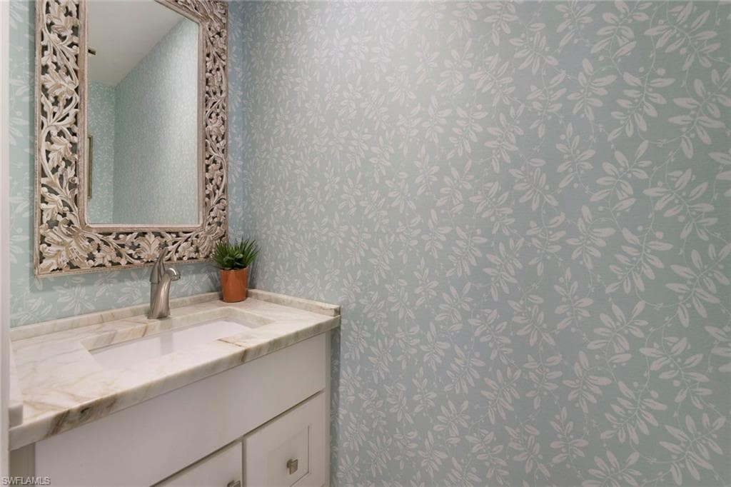 800 River Point Dr 209, Naples, FL 34102-32