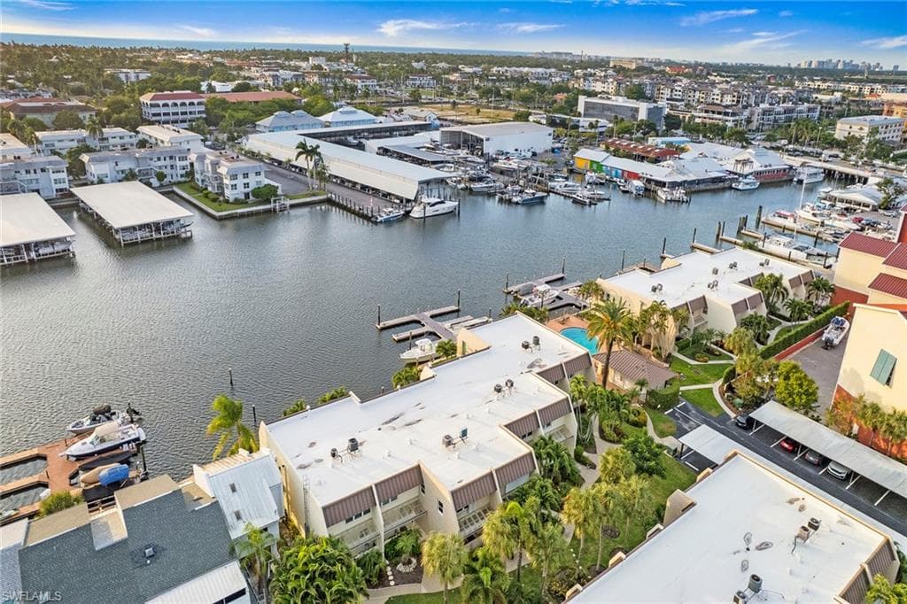 800 River Point Dr 209, Naples, FL 34102-2