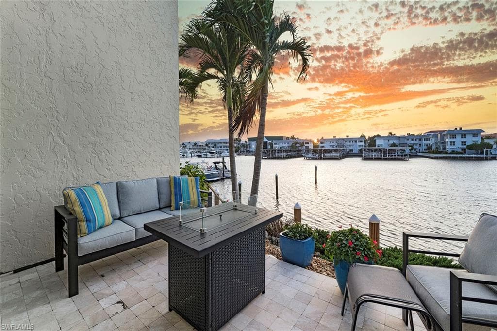 800 River Point Dr 209, Naples, FL 34102-40