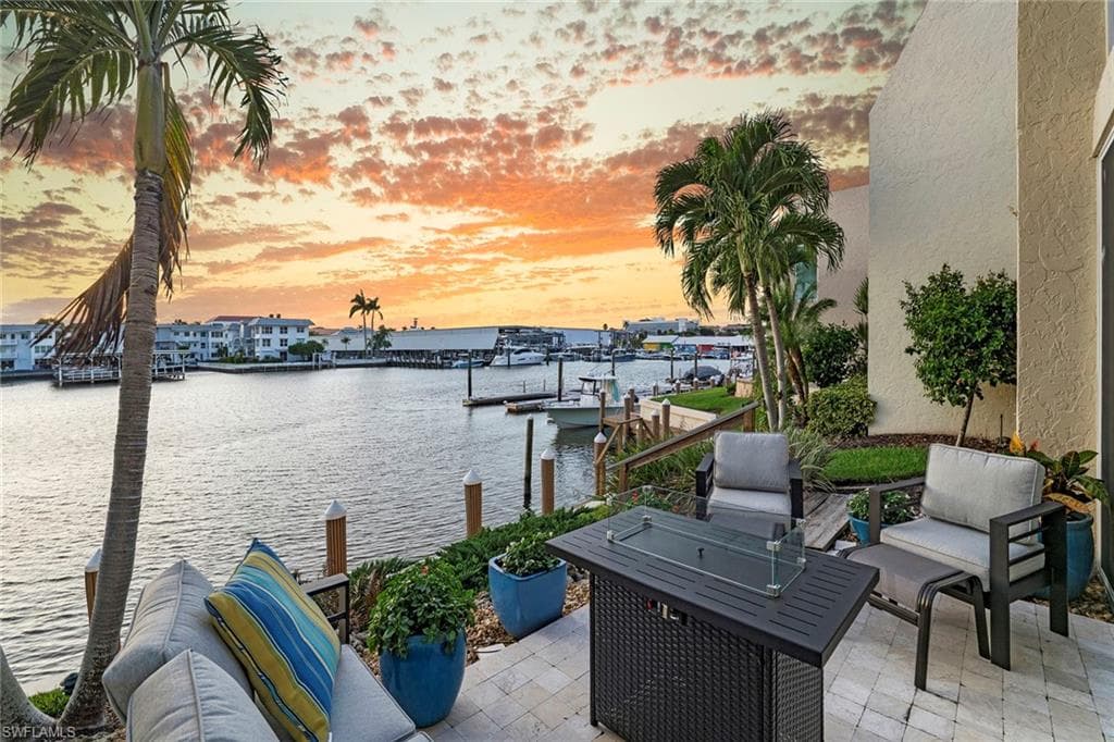 800 River Point Dr 209, Naples, FL 34102-43