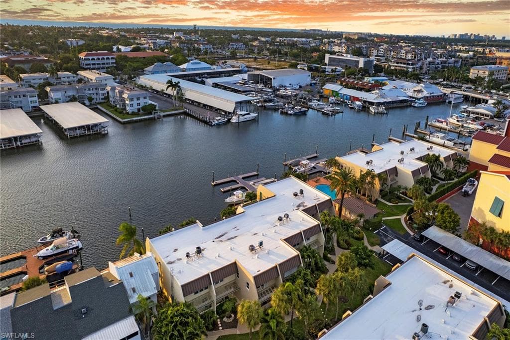 800 River Point Dr 209, Naples, FL 34102-46